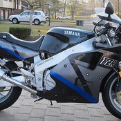 YAMAHA FZR 1000  