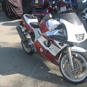 YAMAHA FZR 400 